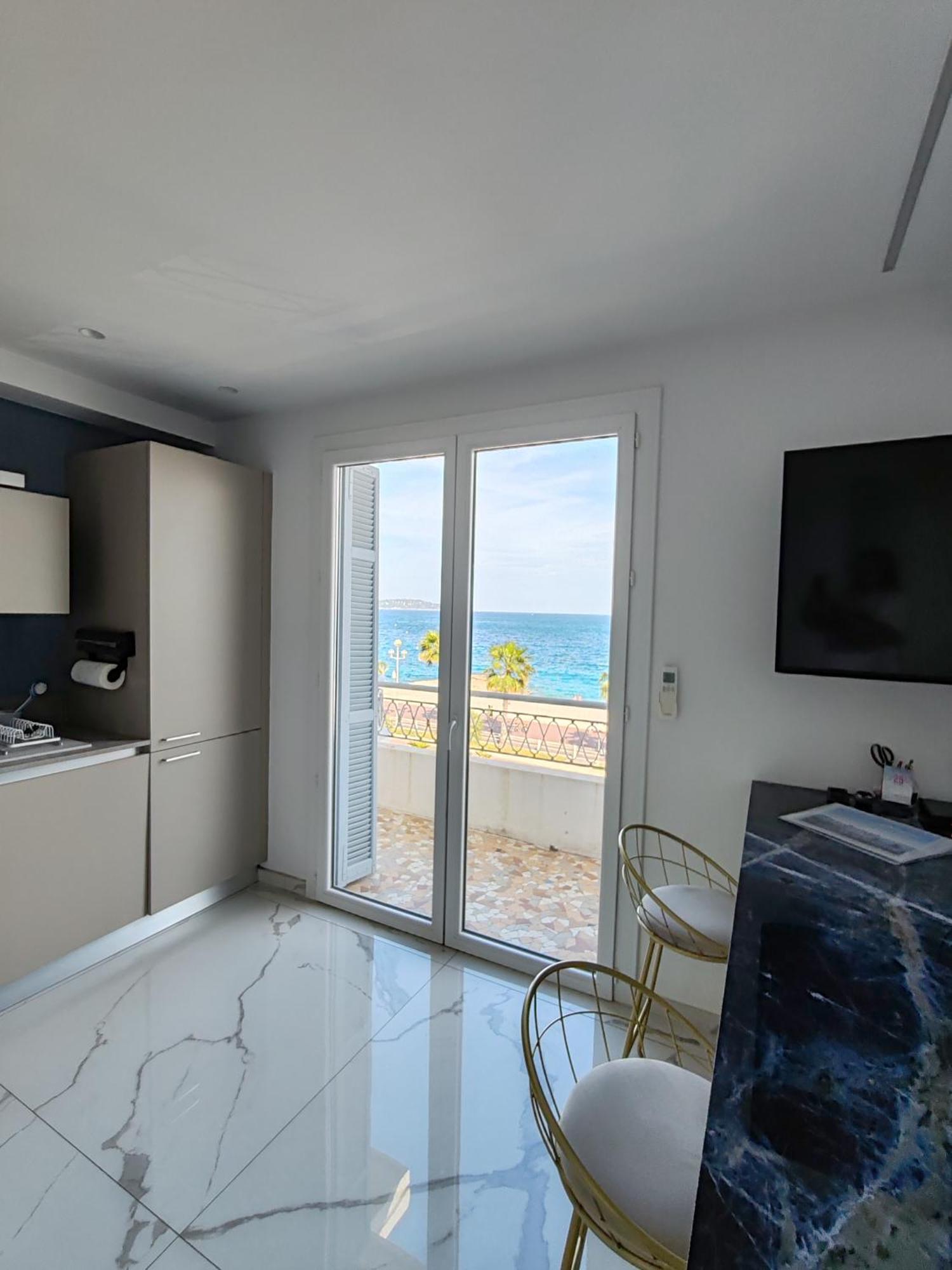 Beach Front, Superbe Appartement Pour 4 Personnes Nice Exterior foto