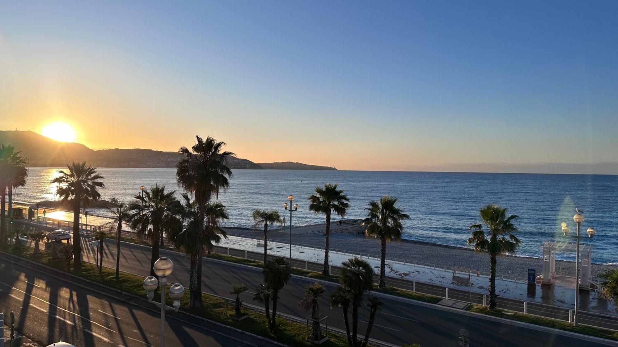 Beach Front, Superbe Appartement Pour 4 Personnes Nice Exterior foto